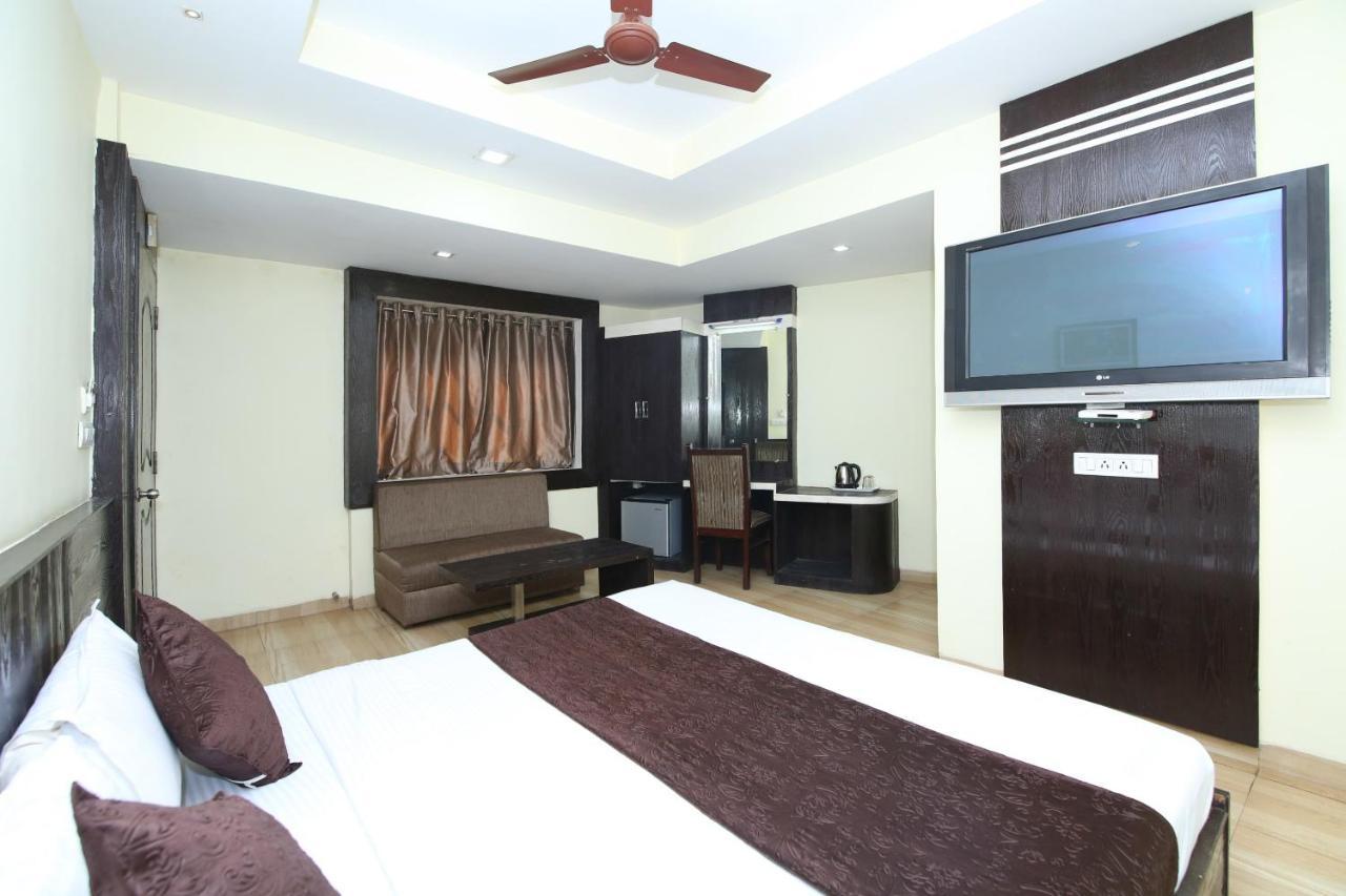 Oyo 2155 Hotel Wardhman Jabalpur Bagian luar foto