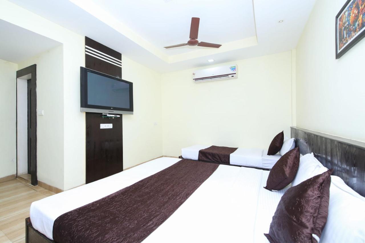 Oyo 2155 Hotel Wardhman Jabalpur Bagian luar foto