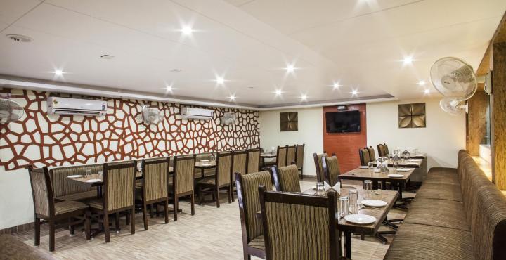 Oyo 2155 Hotel Wardhman Jabalpur Bagian luar foto
