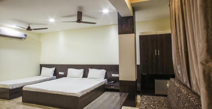 Oyo 2155 Hotel Wardhman Jabalpur Bagian luar foto
