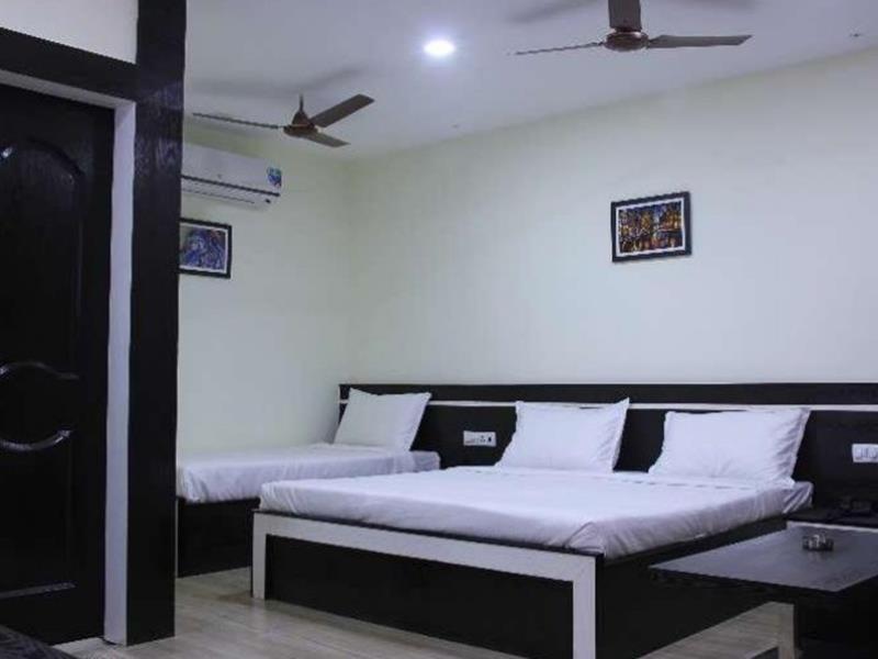 Oyo 2155 Hotel Wardhman Jabalpur Bagian luar foto