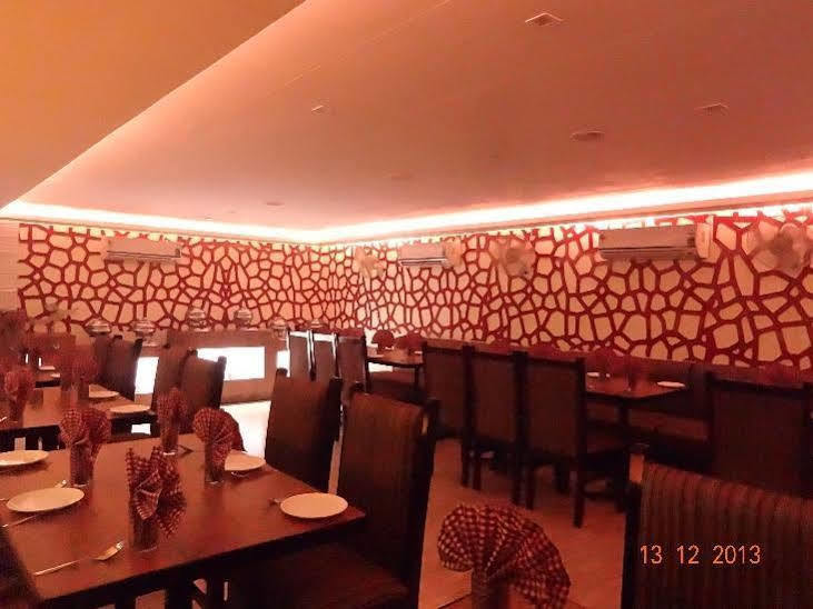 Oyo 2155 Hotel Wardhman Jabalpur Bagian luar foto