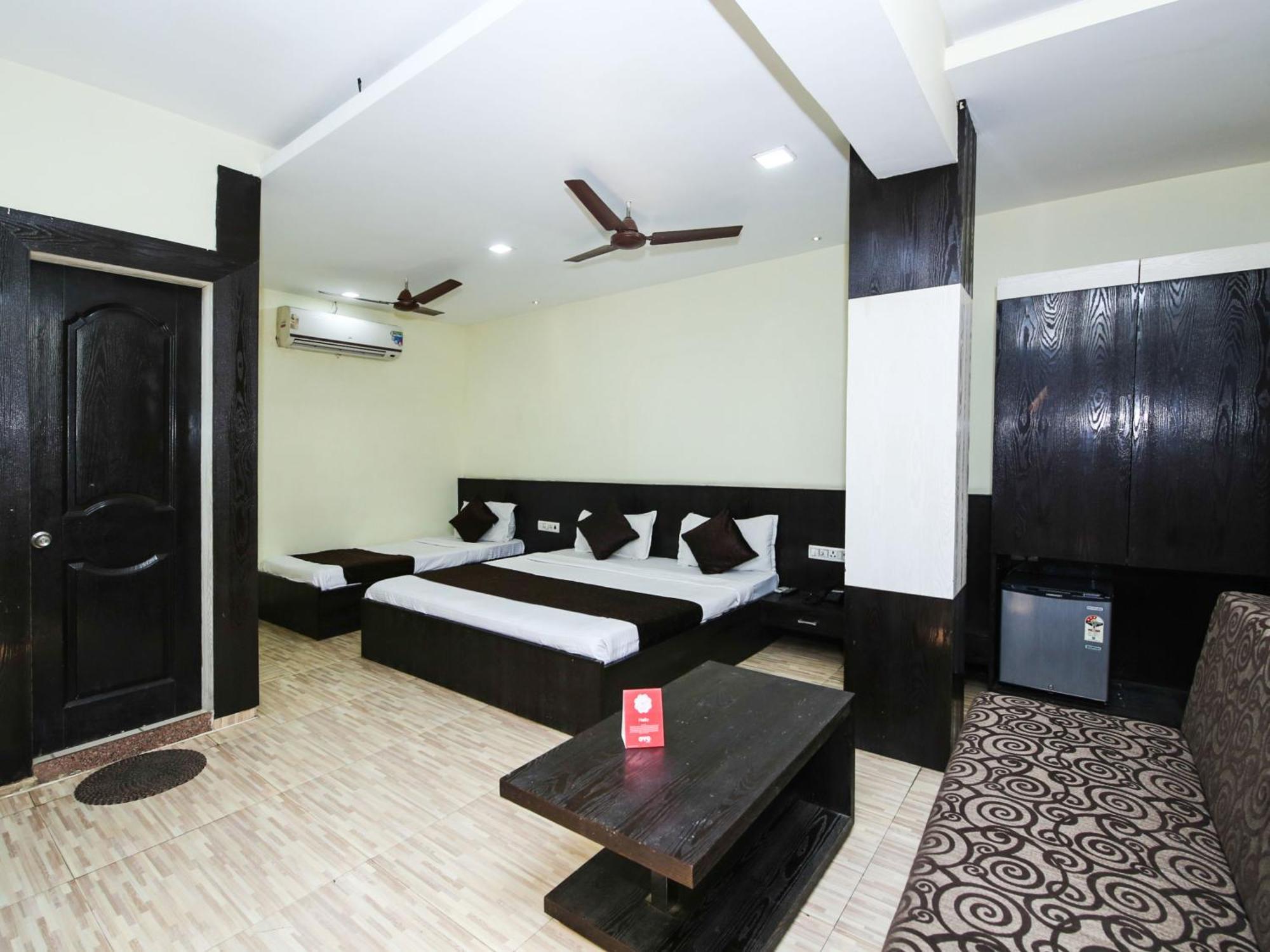 Oyo 2155 Hotel Wardhman Jabalpur Bagian luar foto